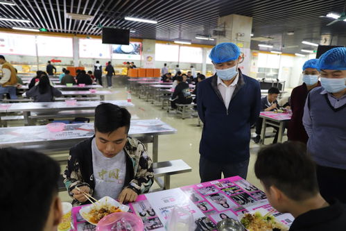 学校领导带队检查食堂安全及餐饮服务工作